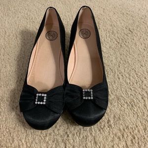 Girls black size 2 dress shoes- only worn once